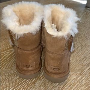 Ugg Mini Bailey Graphic Logo Strap Women's Boots Chestnut Size 8